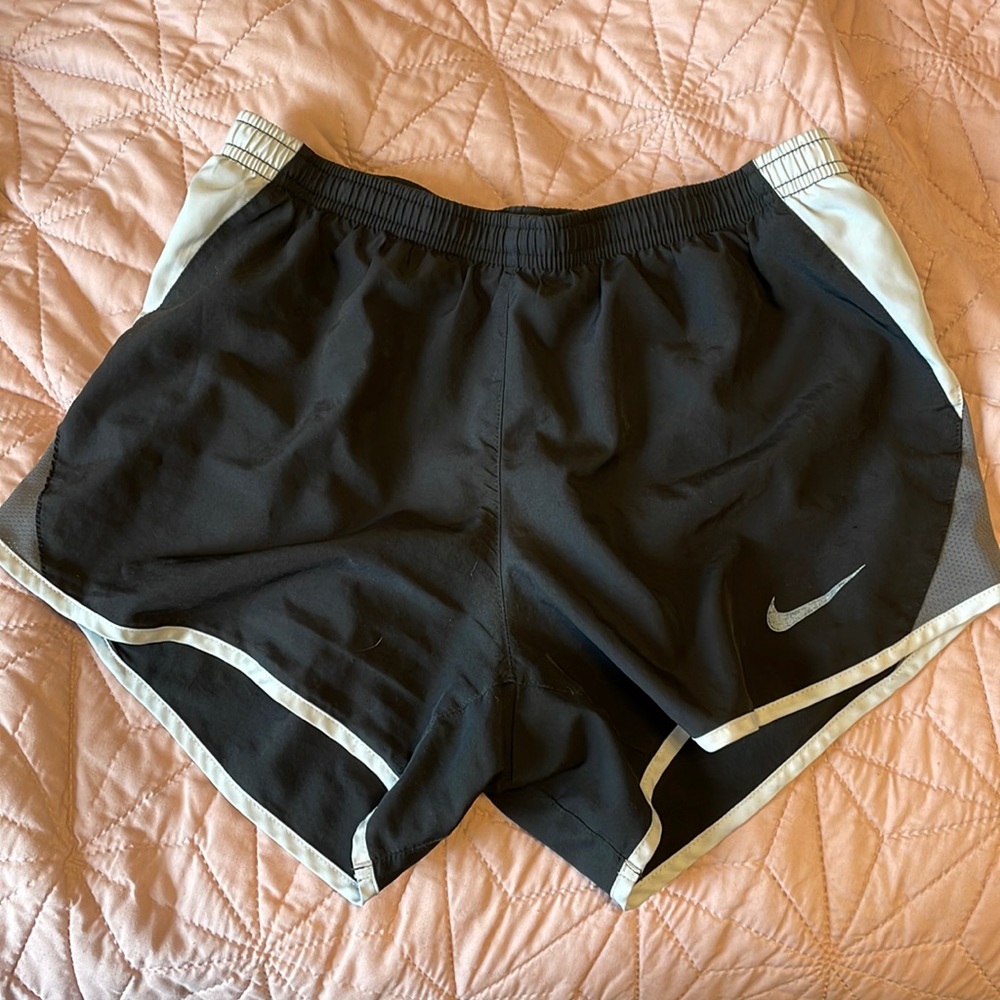 woman’s nike shorts